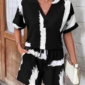 Resim 2 adet Kadın Soyut Baskılı V-Yaka Kanat Kollu Üst ile Lastikli Beli Dantelli Şort Set, Polyester Karışımı, Tüm Mevsim Dokuma Kıyafet 