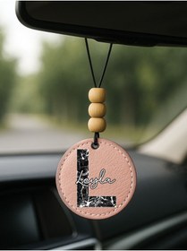 Resim Cekuonline Kişiye Özel İsim Yazılı 1.Sınıf Deri Ahşap Dekorlu Dikiz Aynası Süsü Pudra Pembe - L Harfi 