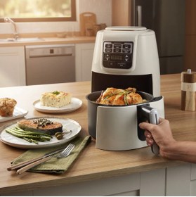 Resim Karaca Air Pro Cook XL 2 in 1 Konuşan Sulu Yemek Yapabilen 4 Lt Airfryer Iconic Beige 4 Kişilik 