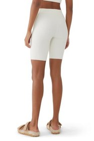 Resim Esansiyel Bisiklet Şortları - Rahat ve Şık Tasarım - M 