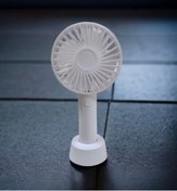 Resim abnturk Beyaz Renkli Mini Fan Şarjlı Soğutucu Taşınabilir Pratik Vantilatör 