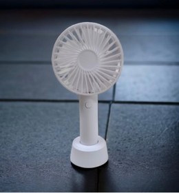 Resim abnturk Beyaz Renkli Mini Fan Şarjlı Soğutucu Taşınabilir Pratik Vantilatör 