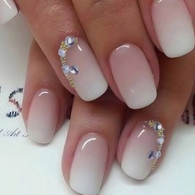 Resim 24 Adet Pembe Kare Orta Uzunluklu Pres-Üzeri Tırnaklar ile Rhinestone Süslemeleri - Parlak Bitir, Tırnak Dosyası ve Tutkal Etiketler Dahil, Şık Günlük Giyim ve Parti Kutlamaları, Sevgililer Günü Modası İçin Mükemmel 