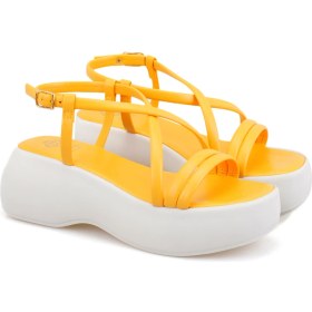 Resim Desa Kadın Sarı Dolgu Tabanlı Sandalet 