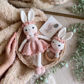 Resim Amigurumi Elbiseli Tavşan Ve Çıngırak 