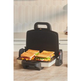 Resim Özbience Matte Krem Tost Makinesi 1800 W, 4 Dilim Kapasiteli, Pratik ve Şık 