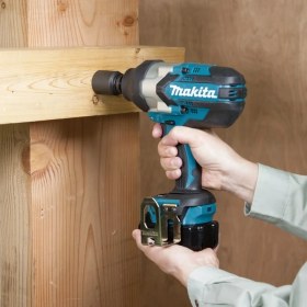Resim Makita DTW1002RTJ Akülü Darbeli Somun Sıkma Makinası 18V 