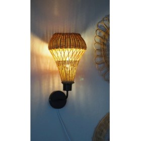 Resim El Yapımı Lale Rattan Duvar Lambası | Doğal ve Otantik Aydınlatma 