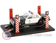 Resim 1:64 Greenlight Lift Auto Body Shop Four Post Lifts Series 6 Standard Oil 