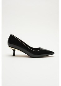 Resim Selene Metal Aksesuar Detaylı Siyah Rugan Sivri Burunlu Alçak İnce Topuklu Stiletto Kadın Topuklu Ayakkabı 5cm Siyah/rugan 