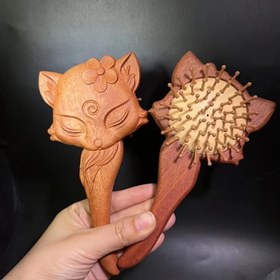 Resim 1 adet El Yapımı Ahşap Tilki Kulak ve Saç Masajı Tarak - Çiçek Oyması ile Ergonomik Tasarım, Saçlar için Derin Kesimler, Normal Saç Tipleri için Dayanıklı Ahşap Saç Aracı, Saç Bakımı Aksesuarı, Doğal Ahşap Kaplama 