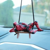 Resim 1 adet MARVEL Deadpool Figürü Kolye, PVC, Karışık Renk, Komik Süper Kahraman Tasarımı, Sallantı ile, Masaüstü, Arka Görüş Aynası Süslemesi 