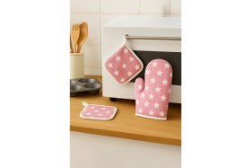 Resim Özbience Işte 75 Karakteri Aşmayan, Marka Içermeyen ve Olumsuzluk Içermeyen Ürün Başlığı Önerisi:içeriği: Isıya Dayanıklı 3’lü Fırın Eldiveni ve Tutacak Seti 