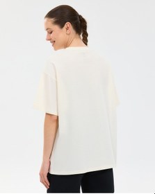 Resim Skechers W Oversize Fit Graphic T-shirt Kadın Beyaz Tshirt S2610063-3855 