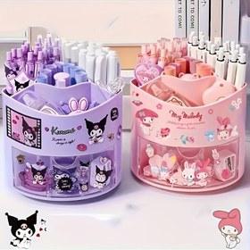 Resim 4 Renk Mevcut, Sanrio Kuromi ve Melody 360° Dönen Kalemlik - Büyük Kapasiteli Çok Fonksiyonlu Masaüstü Organizatör Sevimli Karakter Tasarımlı, Okul Malzemeleri ve Günlük Gereçler için Şeffaf Plastik Bölmeler | Temalı Çalışma Alanı Aksesuarları | Net Bölücüler, Ofis Malzemeleri & Aksesuarlar 