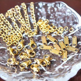 Resim 60 Parça Tam DIY Takı Yapım Seti - 18K Altın Kaplama Paslanmaz Çelik (10 Toka, 10 Zincir, 10 Etiket, 30 Halka) - Kolye Bileklik, Kolye/Anahtarlık Aksesuarları, Kararmaya Dayanıklı Düşük Bakım DIY Başlangıç Seti Kadınlar İçin (Hayır) 