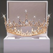 Resim Şık Minimalist Taşlı Gelinlik Tiara - Vintage Tarzı Alaşım Taç, Dantel Taşlarla Parlayan, Düğünler ve Resmi Etkinlikler İçin Mükemmel, Gelinlik Başlık | Parlayan Tiaralar | Detaylı El Sanatçılığı, Gelinlik Takı 