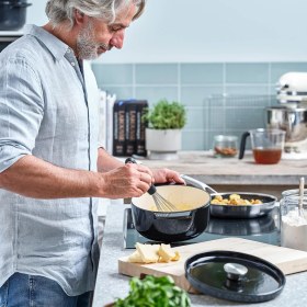 Resim Kitchenaid Cast Iron 22 Cm/3,3 L Kapaklı Güveç Tenceresi, Yüksek Kaliteli, Sağlam ve Uzun Ömürlü, Kı 