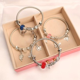 Resim 1 adet Bohemian Rhinestone Kelebek Çiçek Kolye Boncuklu Rhinestone Süslemeli Paslanmaz Çelik Bileklik Şanslı Çok Renkli Ayarlanabilir Bileklik, Kadınlar için Parti Giyim, Tatil Hediye Mücevher Aksesuarı 