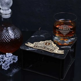 Resim Hediyelerin Efendisi Ahşap Kutulu Retro Arma Tasarımlı Isme Özel Viski Kadehi 