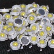 Resim 50 Adet Süper Parlak Soğuk Beyaz LED Boncuklar, Endüstriyel Elektrik Projeleri için Metal Tabanlı 3V-3.4V Yüksek Güçlü Diyot Çipleri 