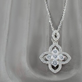 Resim Yonca Yapraklı Zirkon Taşlı 925 Ayar Gümüş Kadın Kolye 