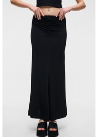 Resim Mıaltıh Kadın Uzun Siyah Etek 