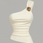 Resim Altın tonlu broşlu, beige polyester tank ile şık omuz askılı ruched askılı üst, partiler ve resmi etkinlikler için minimalist tasarım, tüm mevsimler için 