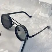 Resim Yeni Steampunk Tarzı Dönebilen Lens Gözlükleri - Ayarlanabilir Parlaklık, Kollar İçin Yay Tasarımı, Gri Lensli Siyah, Kostüm Partileri ve Moda Aksesuarları İçin Mükemmel, Moda Açıklaması Gözlükleri | Steampunk Gözlükleri | Alaşım Çerçeve Gözlükleri, Babalar Günü Hediyesi 