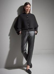 Resim Pelerin Detaylı Gold Düğmeli Siyah Triko Ceket 