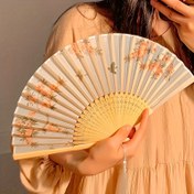 Resim Kadınlar için Şık Çiçekli Katlanabilir El Yelpazesi - Pembe Kiraz Çiçeği Tasarımlı Beyaz, Hafif ve Taşınabilir, Arkadaşlarınız veya Sınıfdaşlarınız İçin Mükemmel Bir Hediye 