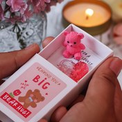 Resim 1 Adet Küçük Endişeli Ayı Mini Hediye Kutusu ve Teşvik Kartı - Cep Boyu Reçine & Kağıt Ayı Sarılma Hatırası, Düğünler, Noel, Şükran Günü, Yeni Yıl Hediyeleri için İç Isıtan Arkadaşlık Anısı, Küçük Hediye Kutusu, Sevimli Teddy Bear, Aşk ile İşlenmiş, Duygusal Hatıra, Samimi Tasarım, Zarif El İşi, Düğün Misafirleri 