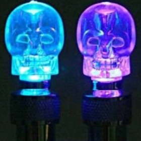 Resim Kurukafa Şeklinde Işıklı Sibop Kapağı (2 Adet) 