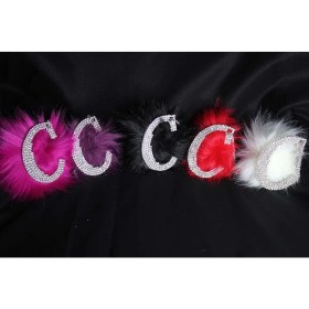 Resim Swarovski Gümüş Taşlı Dikiz Ayna Kolye Süsü Kırmızı Tüylü C Harfi 