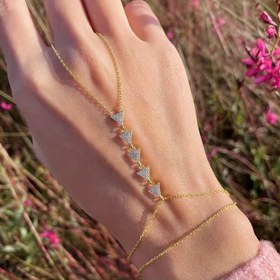 Resim Kadınlar için Şık Çok Katmanlı Altın Tonlu Taşlı Bilezik - Zarif Zincir Bağlantılarla Üçgen Tasarım, Partiler, Düğünler & Resmi Etkinlikler İçin Mükemmel, Parti Aksesuarları, Sofistike İşçilik 