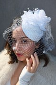 Resim Takıştır Beyaz Renk Çiçek Detaylı Nikah Şapkası/Vualet Şapka 