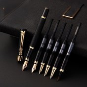 Resim 7 Parça Lüks Metal Dolma Kalem Seti - Şık Siyah Hediye Kutusu, Altın Detay Tasarım, 6 Uç Boyu (İnce, Orta, İncelikli Geniş, Ekstra-İnce, Büyük, Extra-Büyük), Döner Mekanizmal & Kapak Kilidi, Ergonomic Tutuş için Akıcı Yazım Deneyimi - Ofis, Günlük veya Hediye Olarak Idealize Edilmiştir Zarif siyah altın şeritli ön kapatma, Çağdaş yazı ürünleri ile gündelik kullanım İçin, Şık dolama 