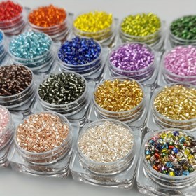 Resim 1000 adet 2mm Mini Küçük Boncuklar, Çok Renkli Kendin Yap El Sanatları Boncukları ve Boncuk Assortileri, 15g Küçük Boncuklar Sanat & El Sanatları Malzemeleri için Çok Amaçlı Dekorasyon 