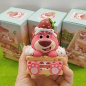 Resim Rastgele Stil Çilek Ayıcık Serisi Karanlık Kutu Figür Araba Dekorasyonu Hediye Masaüstü Bebek ve İş Arkadaşları İçin, Fiyonklu Sevimli Çilek Ayıcık, Sevimli Çilek, Sevimli Çilek Ayıcık 