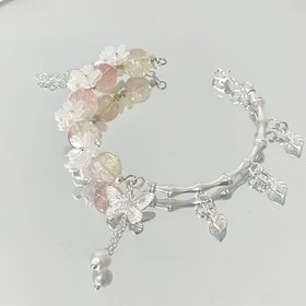 Resim Bohemian Chic Kadın'lar Çilek Kristali ve Kiraz Çiçeği Kolye Bileklik - Çanlı Akrilik Çiçek Kelebek Şansı ile Günlük Kullanım ve Sevgililer Günü Hediyeleri için İdeal, Kiraz Çiçeği Bileklik 
