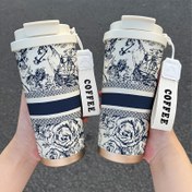 Resim 530ml Büyük Termos Bardak - Şık Çiçek Desenli, Lacivert Güller, Sızdırmaz Kapak & Pipet Deliği - İki Katmanlı Yalıtımlı Seyahat Kupası - Kahve, Çay ve Soğuk İçecekler için Saatlerce Sıcak/Soğuk Tutar - Ofis, Kamp, Hediye (Sevgililer Günü, Anneler Günü, Şükran Günü) İçin İdeal - Şık Termal Kupa, Kamp Eşyası, Dekoratif İçecek Kabı, Yüksek Kalite İzolasyon, Taşınabilir İçecek Kabı, Kahve Severler 