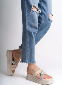 Resim Ruby Düz Topuklu Taşlı Çapraz Şeritli Kalın Ve Ortopedik Taban Kadın Terlik Ckt - Krem Krem 