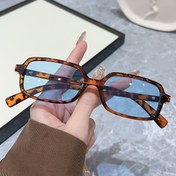 Resim 1 adet Retro Y2K-Inspired Moda Gözlüğü Erkekler ve Kadınlar için - Siyah Çerçeve ile Kahverengi ve Beyaz Renkli Lensler, Dekoratif Parti ve Festival Gözlük Aksesuarı, Festive Gözlük|Vintage Gözlükler|Polikarbon Çerçeve 