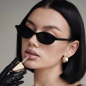 Resim Kadınlar için Minimalist Küçük Çerçeve Gözlük - Günlük ve Resmi Kullanım, Şık Siyah/Gri Renkler, Makyaj Rutini ve Resmi Etkinlikler ile Uyumlu, Trend Aksesuar, Kaliteli Lensler 