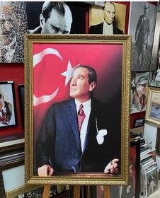 Resim Klasik Varak Çerçeveli Bayraklı Atatürk Kanvas Tablo 