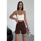 Resim Tarz Ve Rahatlığı Bir Arada Sunan Yüksek Bel Esnek Likralı Krep Şort Kahverengi 