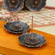 Resim 1 Adet Şık Lotus Çiçeği Tütsü Yakıcı, Karmaşık Çiçek Desenli Çift Katlı Metal Çubuk Tutucu, Aromaterapi Çubukları & Mumlar İçin İdeal - Mükemmel Romantik Akşam Yemeği ve Ev Dekorasyonu Vurgusu, Tütsü Tutucu 