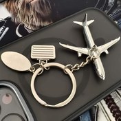 Resim 1 adet Çinko Alaşımlı Uçak Anahtarlık, Günlük Tarzlı Metal Simülasyon Uçak Modeli, Erkek ve Kadınlar için Anahtarlık, Çanta, Anahtar, Cüzdan, Sırt Çantası Süsleyici Takı 