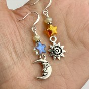 Resim Vintage Yaratıcı Ay Güneş Yıldızlar Oymalı Asimetrik Kadın Küpe Parti Toplantısı için Basit Bayanlar Tatil Giyim Anma Takısı 