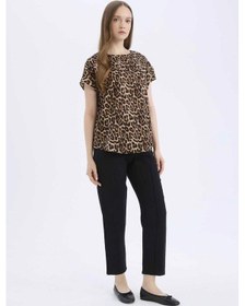 Resim DeFacto Regular Fit Leopar Desenli Bisiklet Yaka Kısa Kollu Bluz E7038AX25SPBG150 